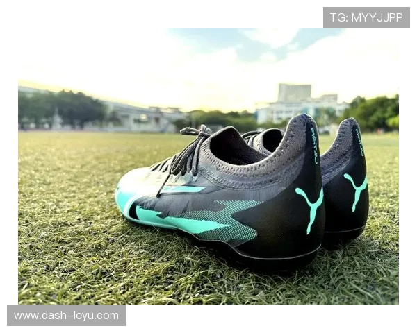 足球鞋球星特辑 揭秘全球顶级球员的鞋款选择与科技革新